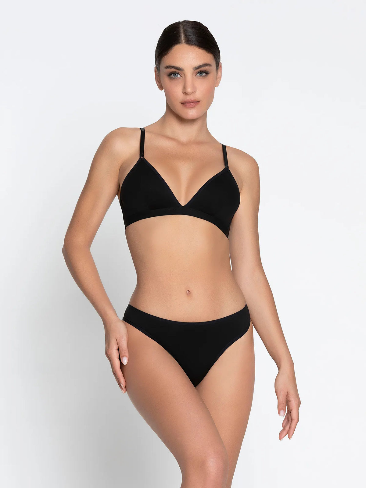 Lise Charmel Sensation Plaisir Thong in Noir
